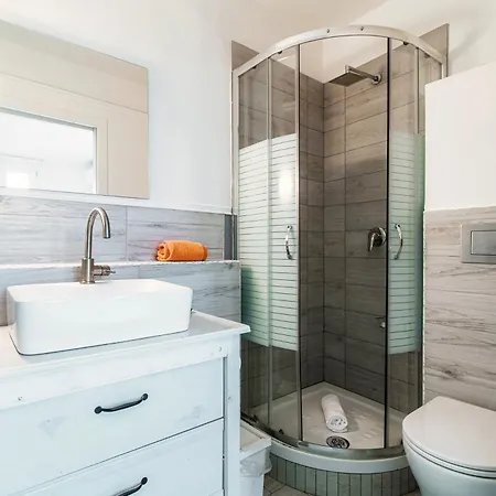 Joivy Chic 5-bed Near Duomo Di Apartament *