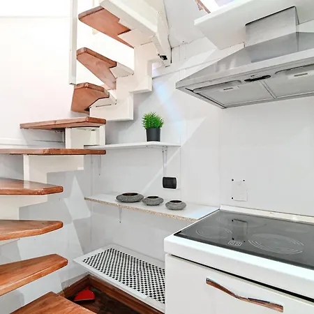 Joivy Chic 5-bed Near Duomo Di Apartament *