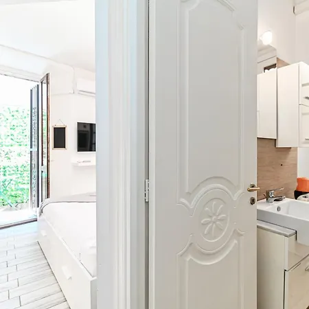 Joivy Chic 5-bed Near Duomo Di Apartament *