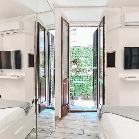 Joivy Chic 5-bed Near Duomo Di Apartament
